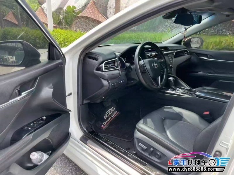 18年丰田凯美瑞轿车抵押车出售