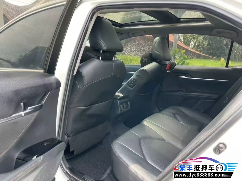 18年丰田凯美瑞轿车抵押车出售