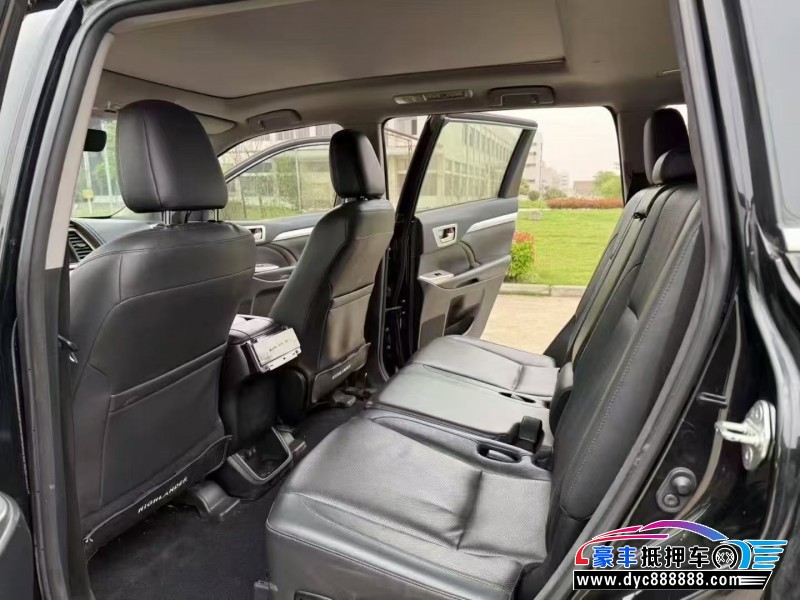 19年丰田汉兰达轿车抵押车出售