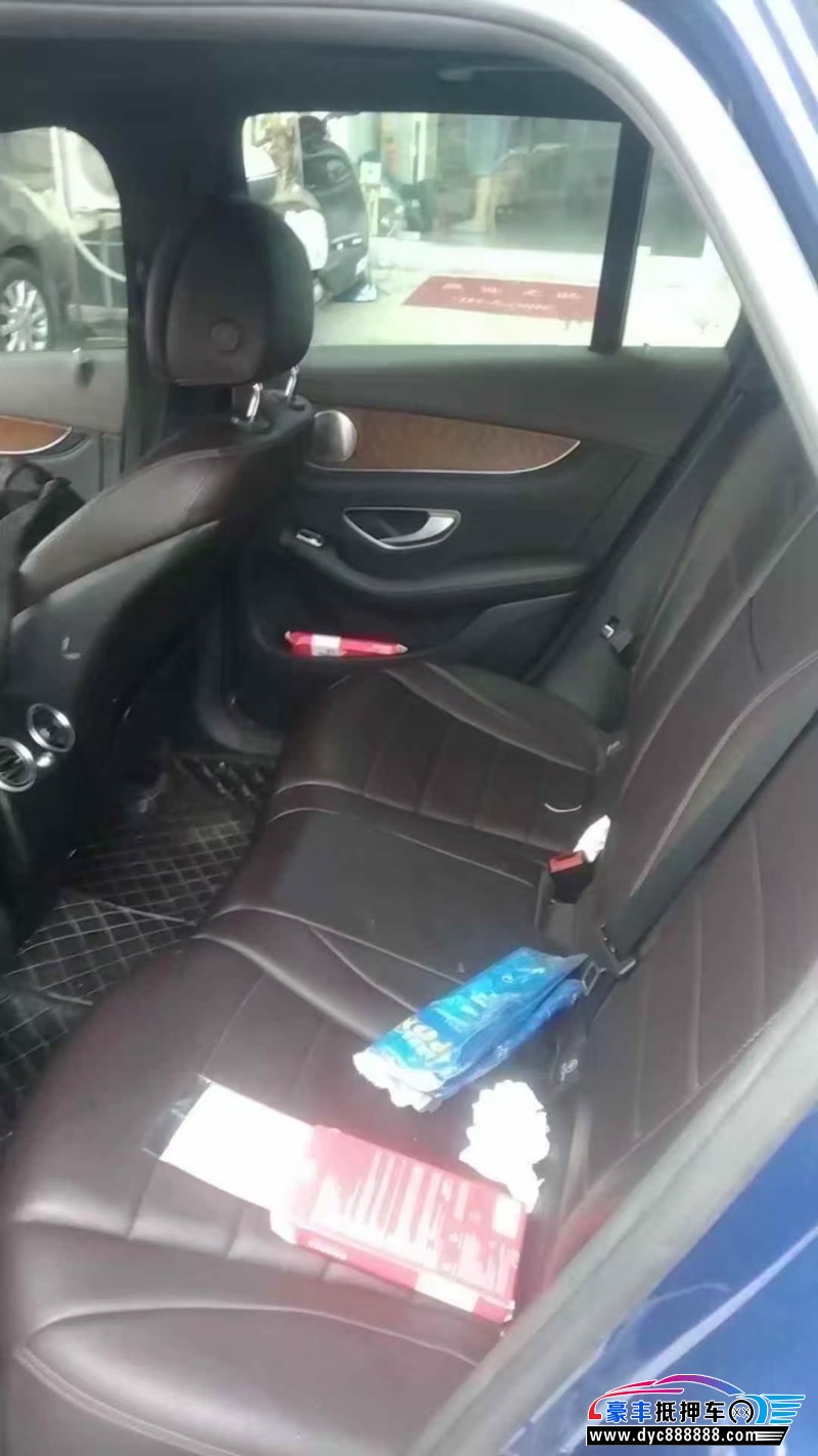 17年奔驰GLC轿车抵押车出售