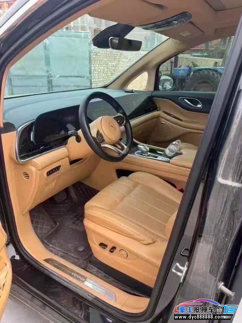 23年岚图梦想家轿车抵押车出售