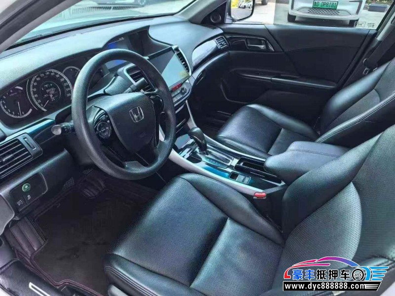 16年本田雅阁轿车抵押车出售