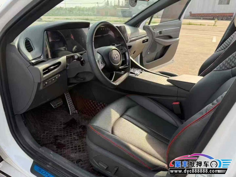 21年现代索纳塔轿车抵押车出售