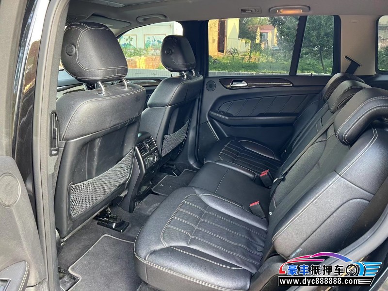 15年奔驰GL轿车抵押车出售