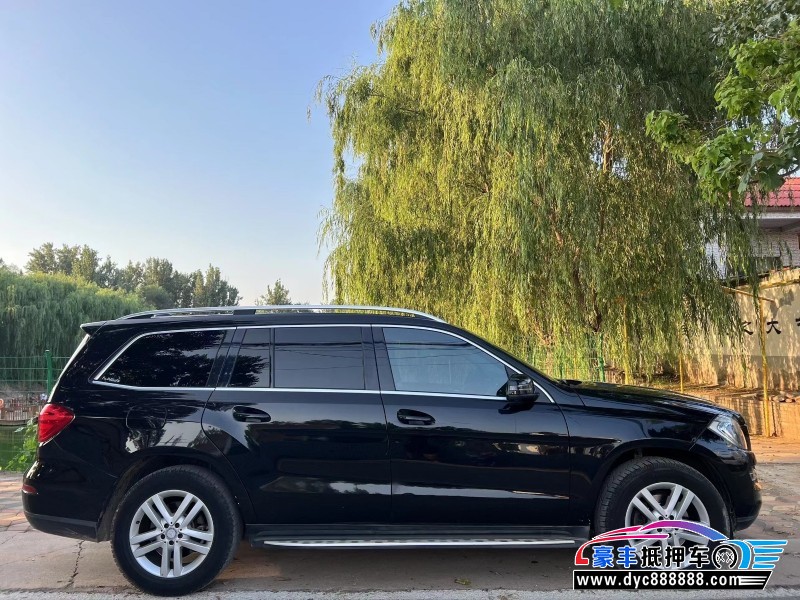 15年奔驰GL轿车抵押车出售