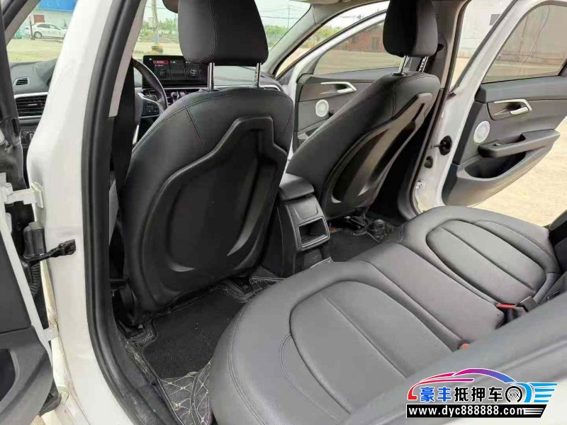 21年宝马1系轿车抵押车出售