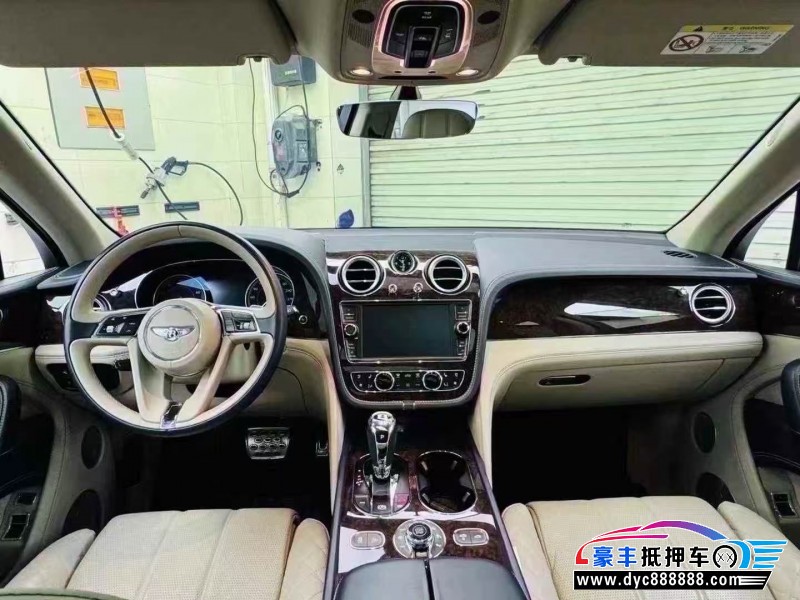 16年宾利添越轿车抵押车出售