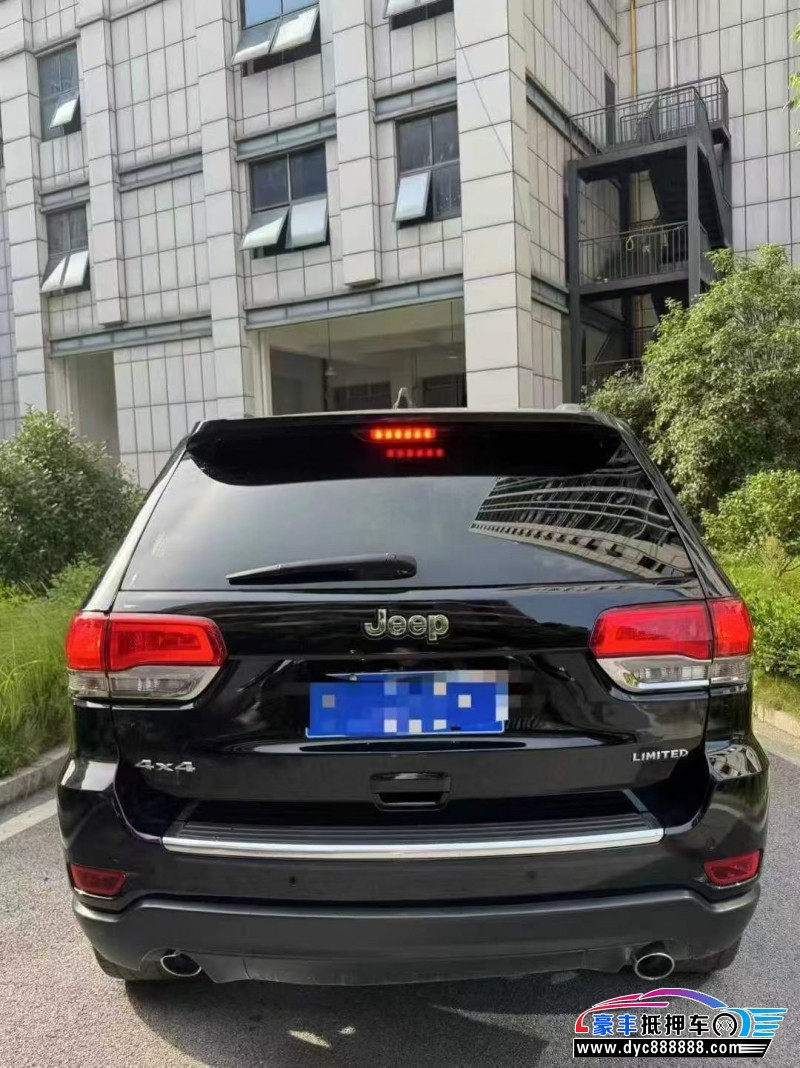 19年Jeep大切诺基轿车抵押车出售