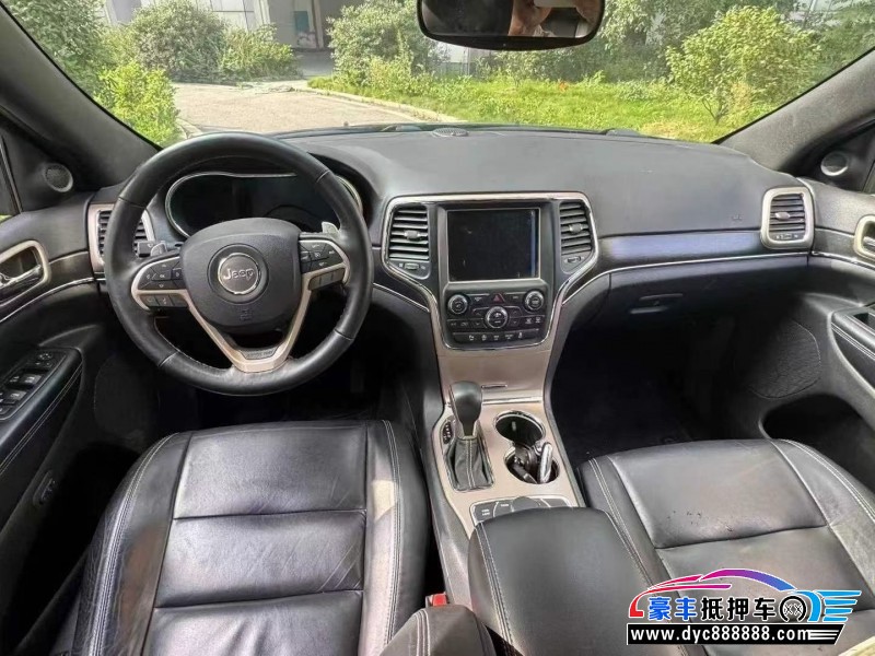 19年Jeep大切诺基轿车抵押车出售