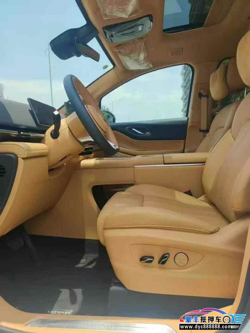 25年岚图梦想家轿车抵押车出售