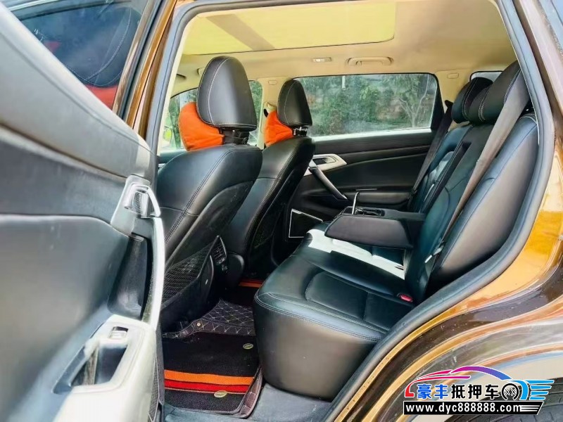 17年吉利博越轿车抵押车出售