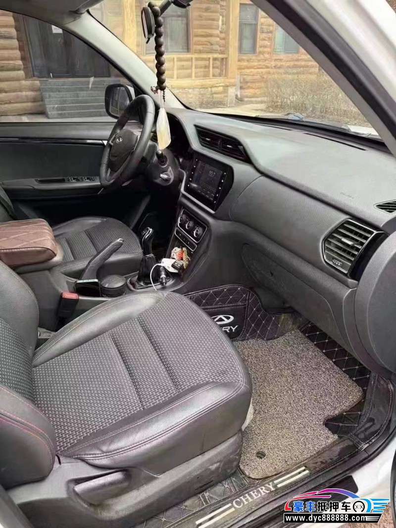 17年奇瑞瑞虎3轿车抵押车出售