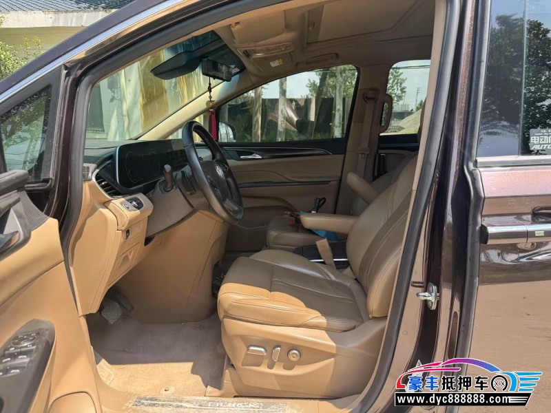 20年别克GL8轿车抵押车出售