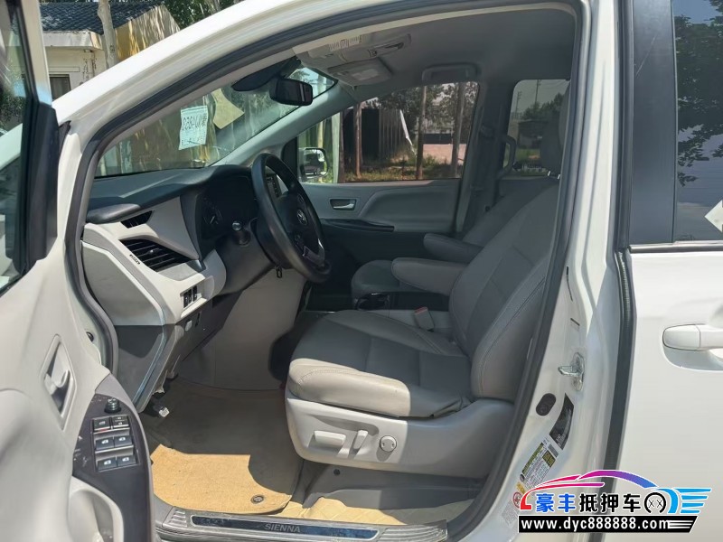 19年丰田塞纳轿车抵押车出售