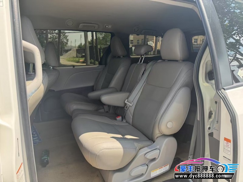 19年丰田塞纳轿车抵押车出售