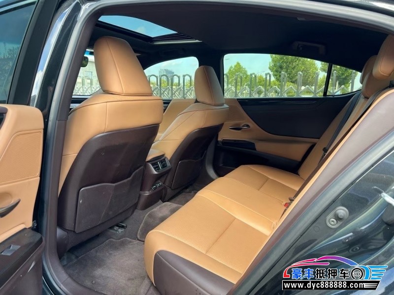 20年雷克萨斯ES轿车抵押车出售