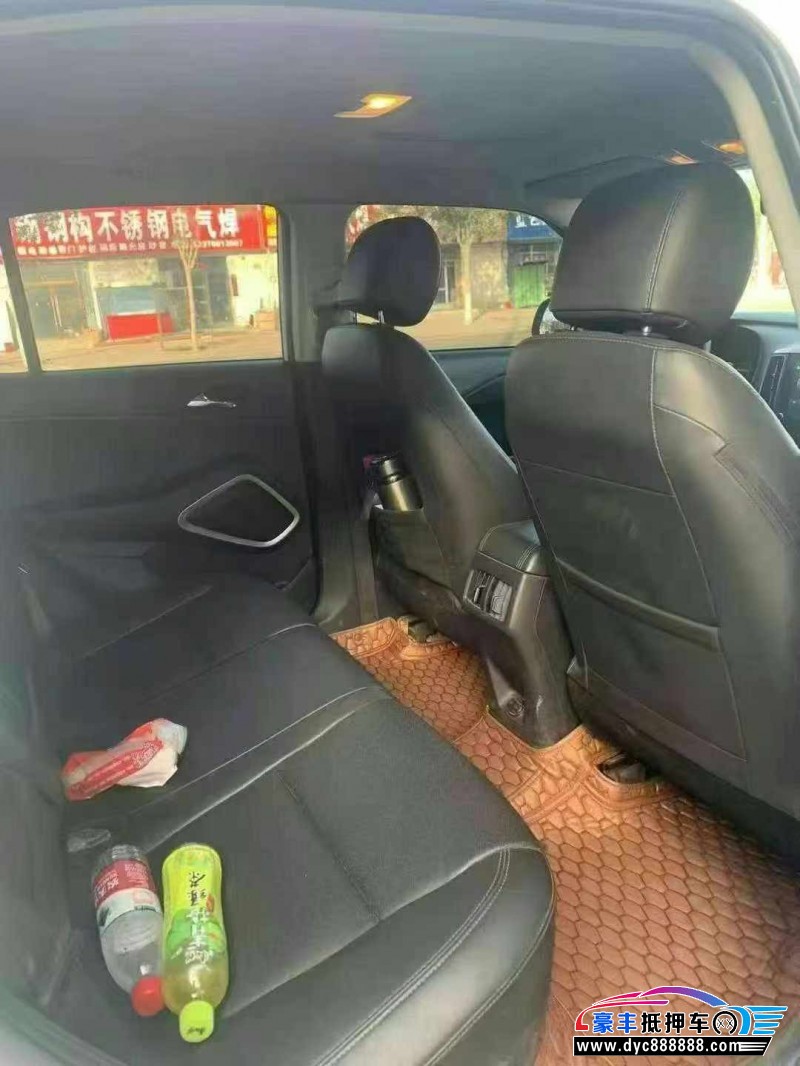 19年现代ix35轿车抵押车出售