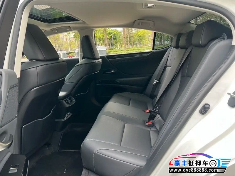 24年雷克萨斯ES轿车抵押车出售