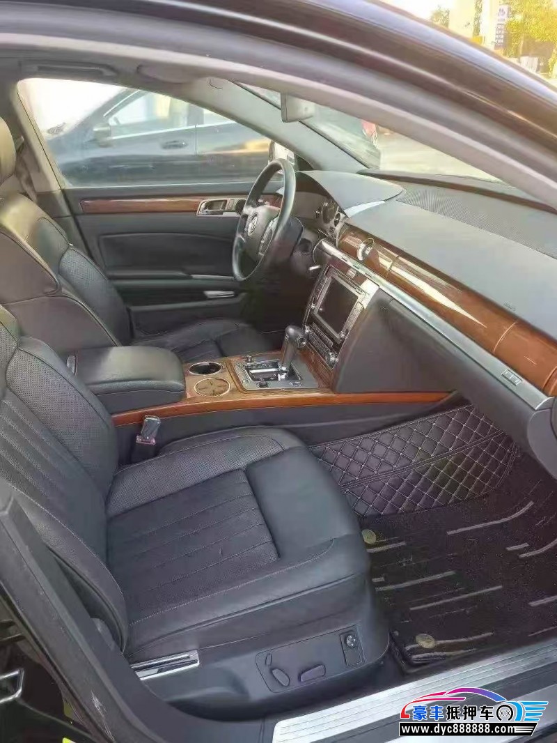 13年大众辉腾轿车抵押车出售