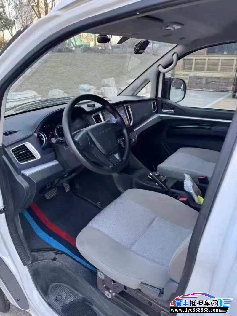 23年东风风行菱智轿车抵押车出售