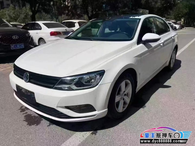 15年大众凌渡轿车抵押车出售