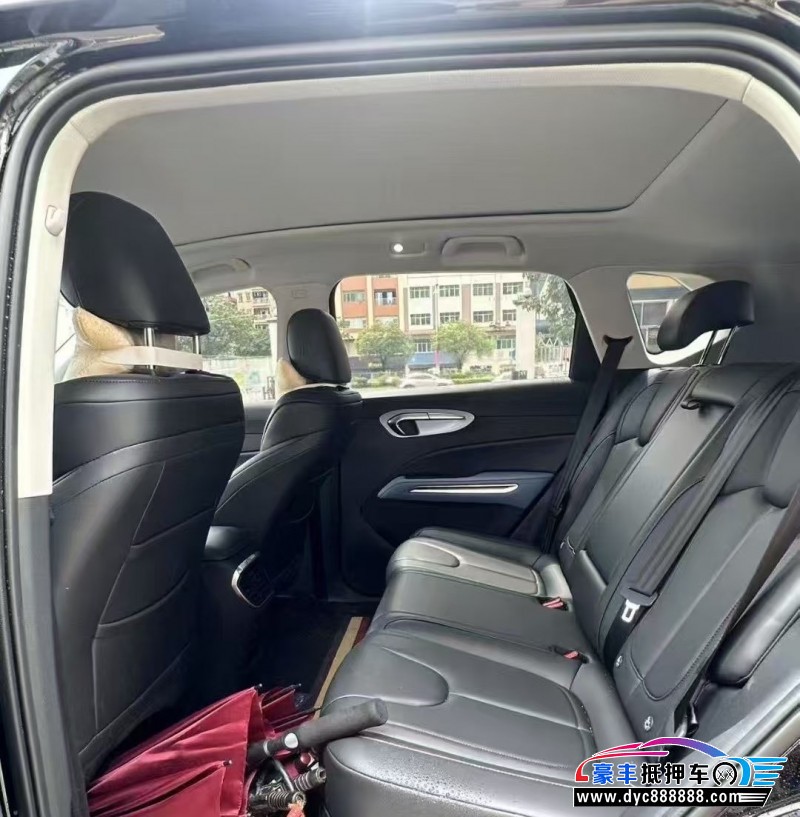 24年奔腾T90轿车抵押车出售