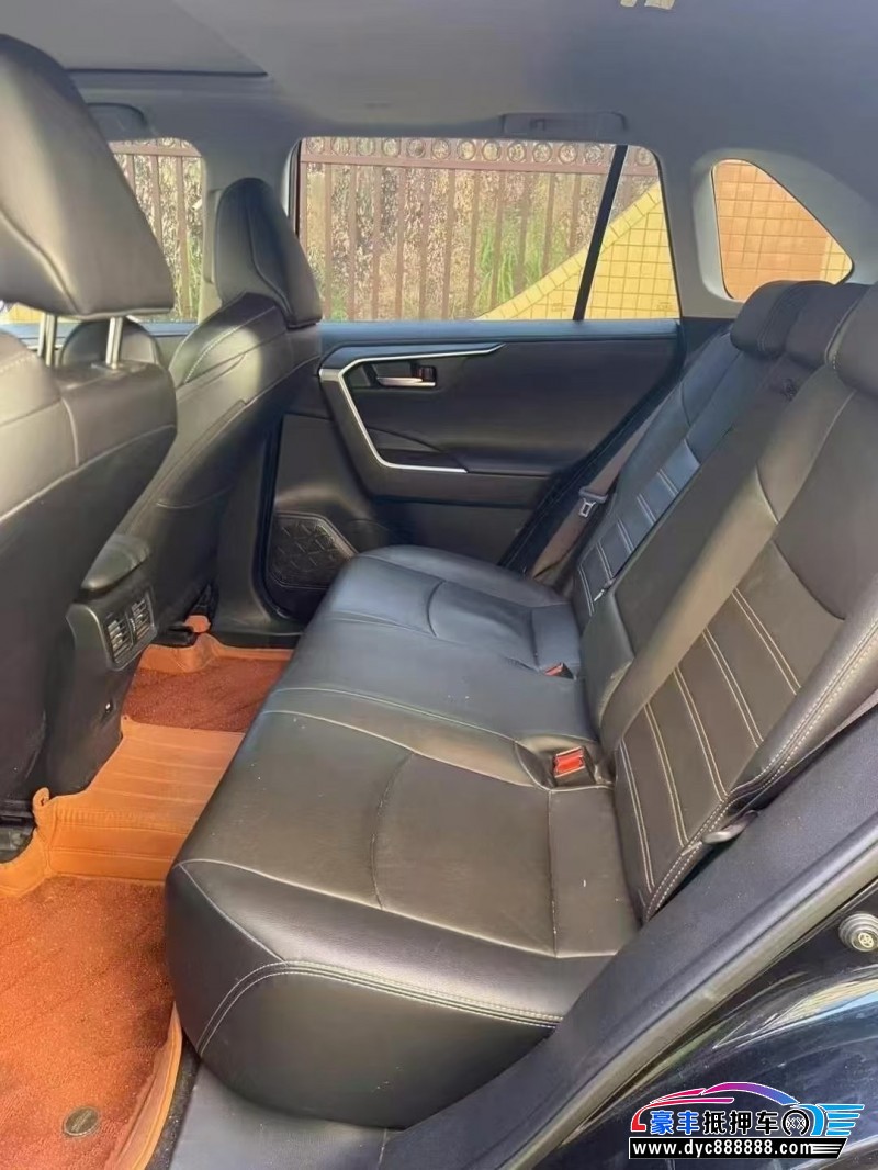 21年丰田威兰达轿车抵押车出售