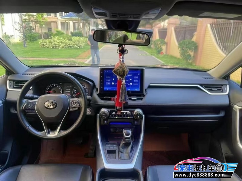 21年丰田威兰达轿车抵押车出售