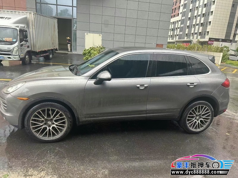 12年保时捷卡宴轿车抵押车出售