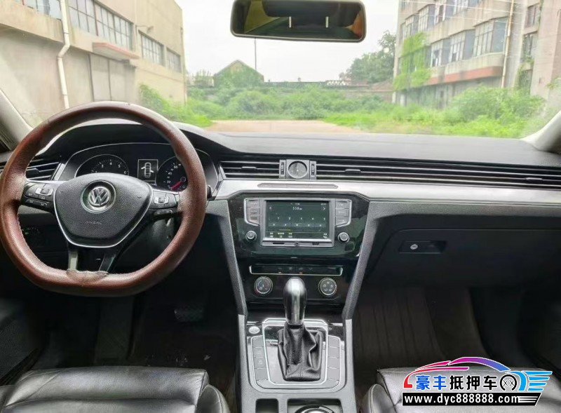 17年大众迈腾轿车抵押车出售