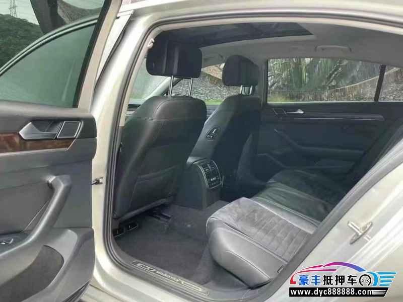 16年大众迈腾轿车抵押车出售