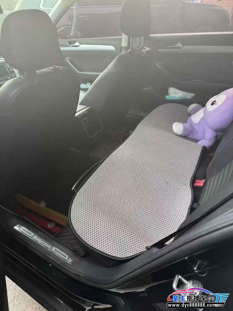 17年大众迈腾轿车抵押车出售