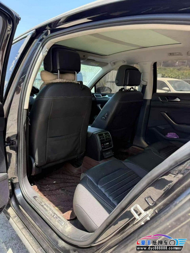 21年大众迈腾轿车抵押车出售