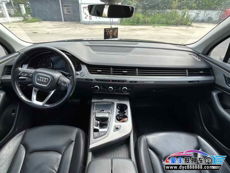 16年奥迪Q7轿车抵押车出售