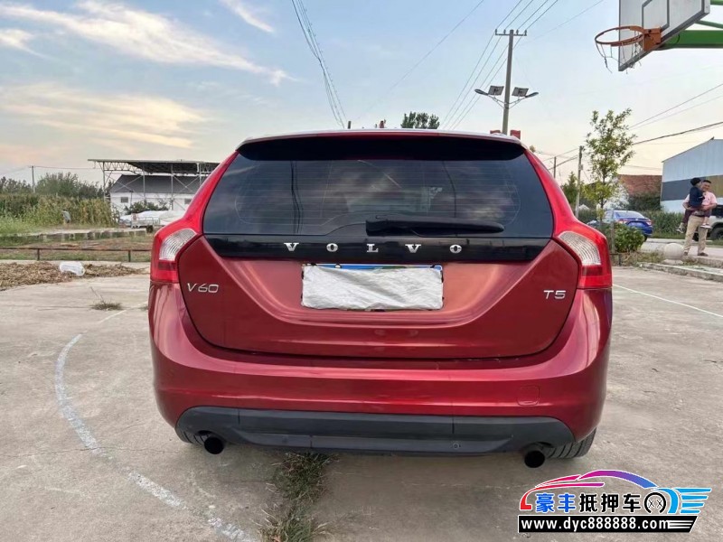 13年沃尔沃V60轿车抵押车出售