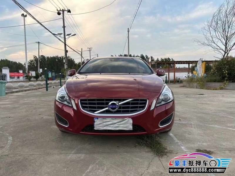 13年沃尔沃V60轿车抵押车出售
