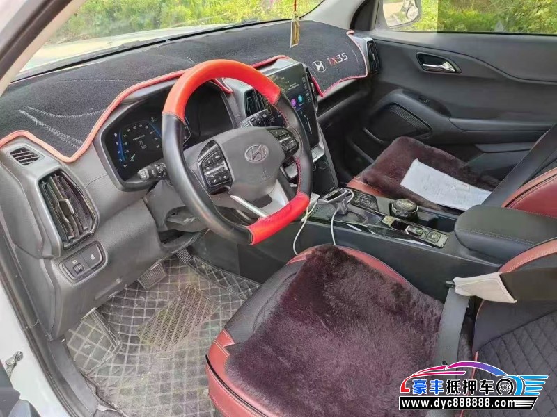 22年现代ix35轿车抵押车出售