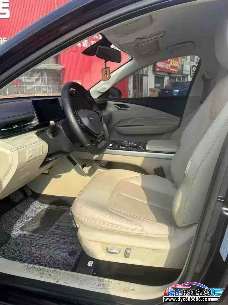 24年五菱星光轿车抵押车出售