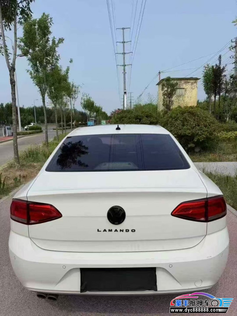 17年大众凌渡轿车抵押车出售