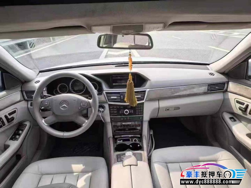 09年奔驰E轿车抵押车出售