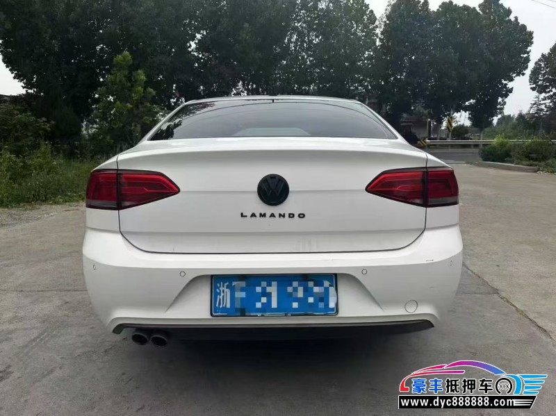 17年大众凌渡轿车抵押车出售