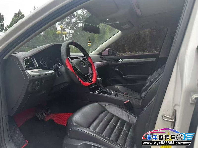 17年大众凌渡轿车抵押车出售