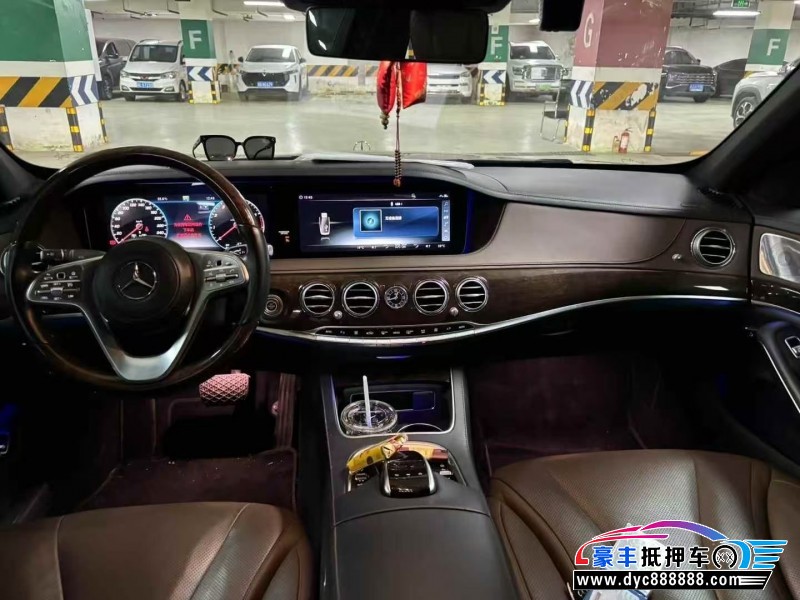 18年奔驰S轿车抵押车出售