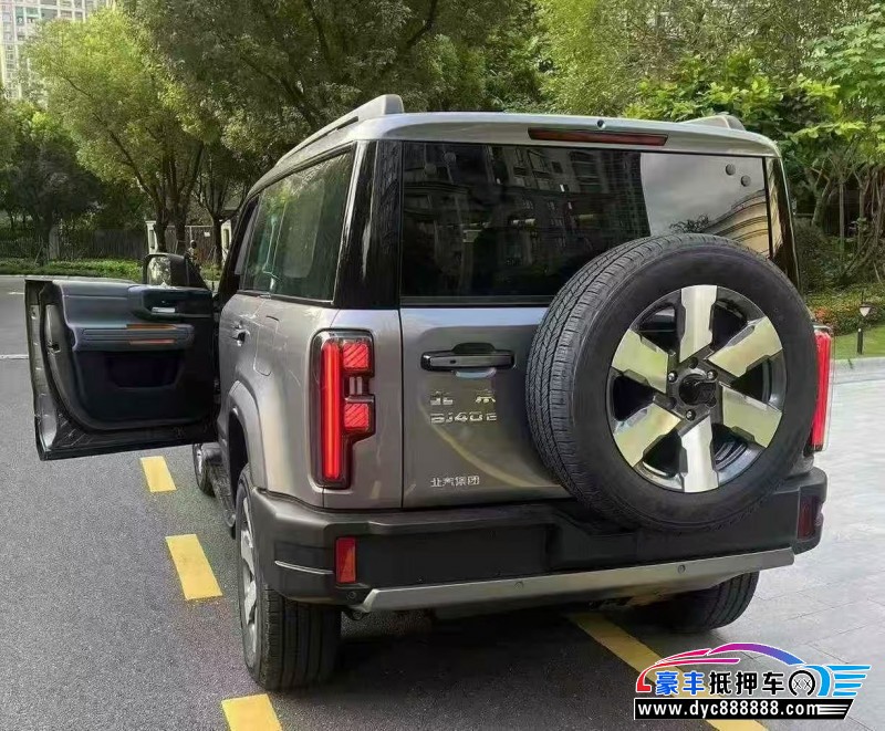 25年北京BJ40轿车抵押车出售