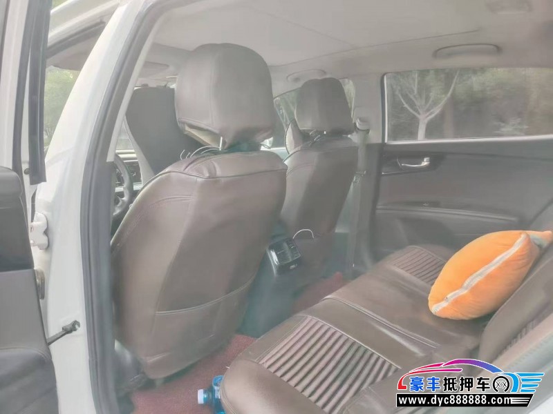 19年起亚K4轿车抵押车出售