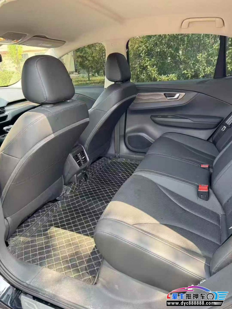 24年红旗EQM5轿车抵押车出售