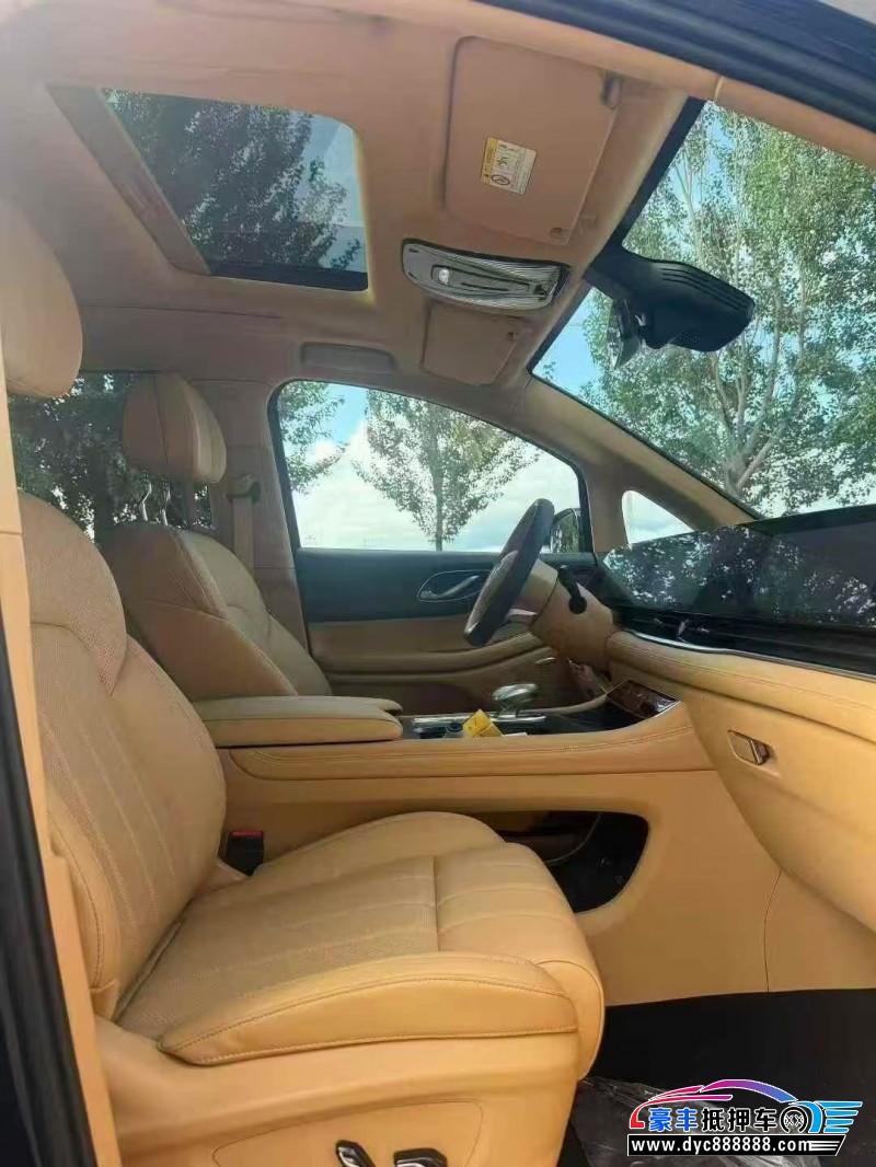 25年岚图梦想家轿车抵押车出售