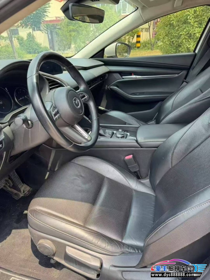 20年马自达昂克赛拉轿车抵押车出售