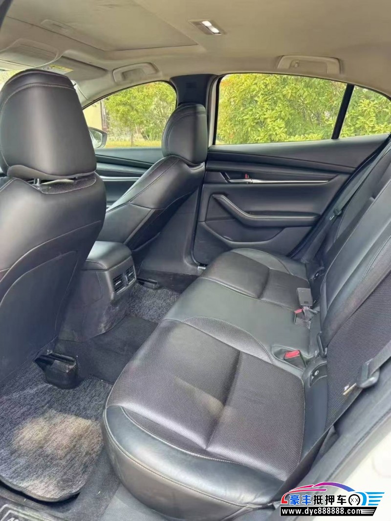 20年马自达昂克赛拉轿车抵押车出售