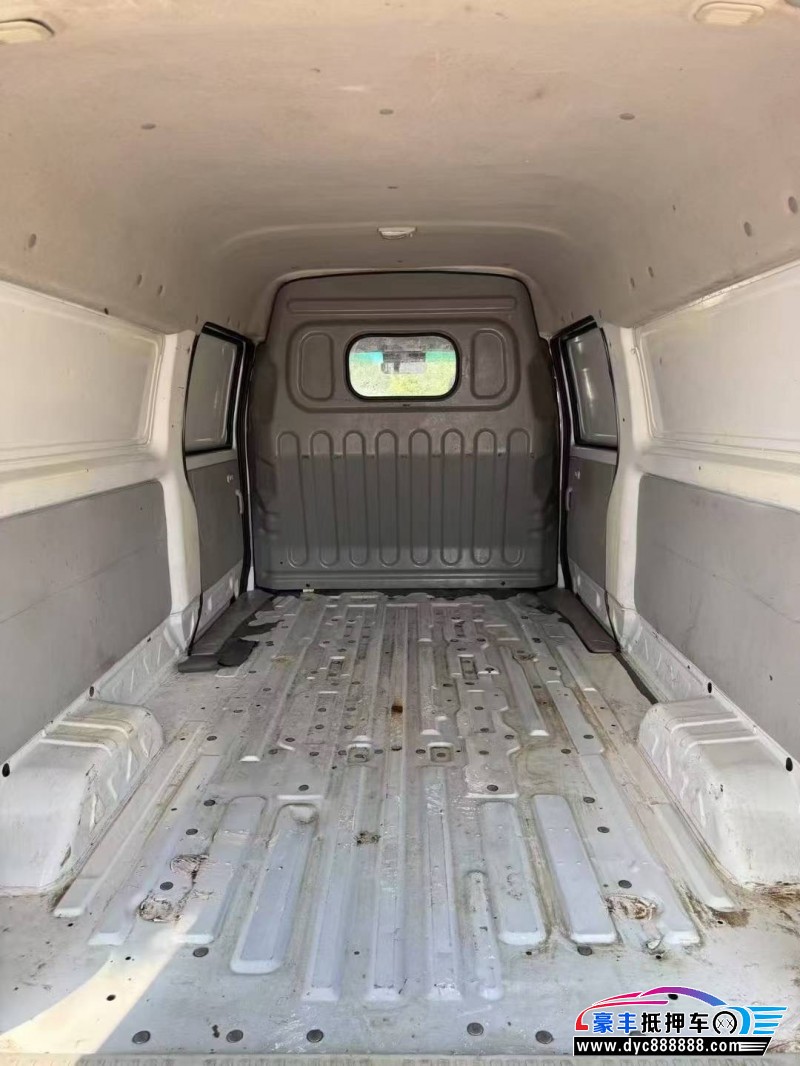 23年金杯海狮轿车抵押车出售